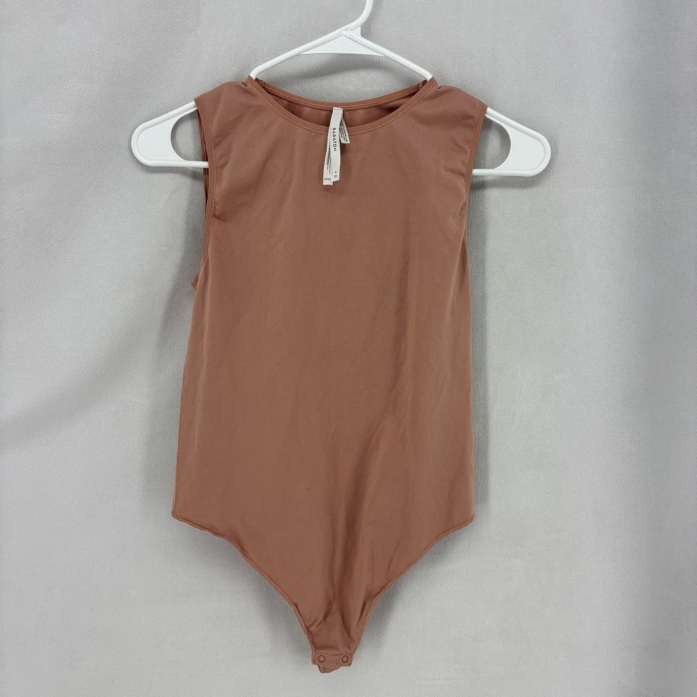Babaton by Aritzia Sleeveless Bodysuit Large Brown Tan Crew Neck Snap Closure